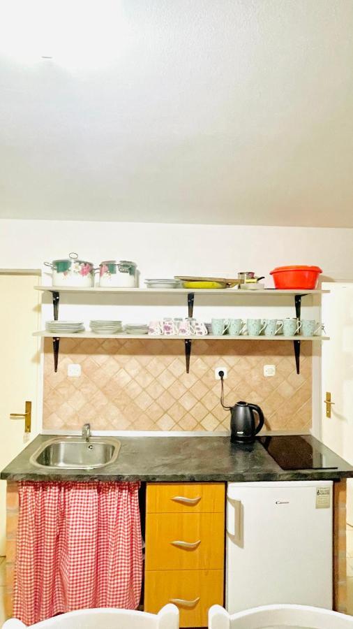 Colorful And Happy Apartment Sukosan - With Parking Εξωτερικό φωτογραφία