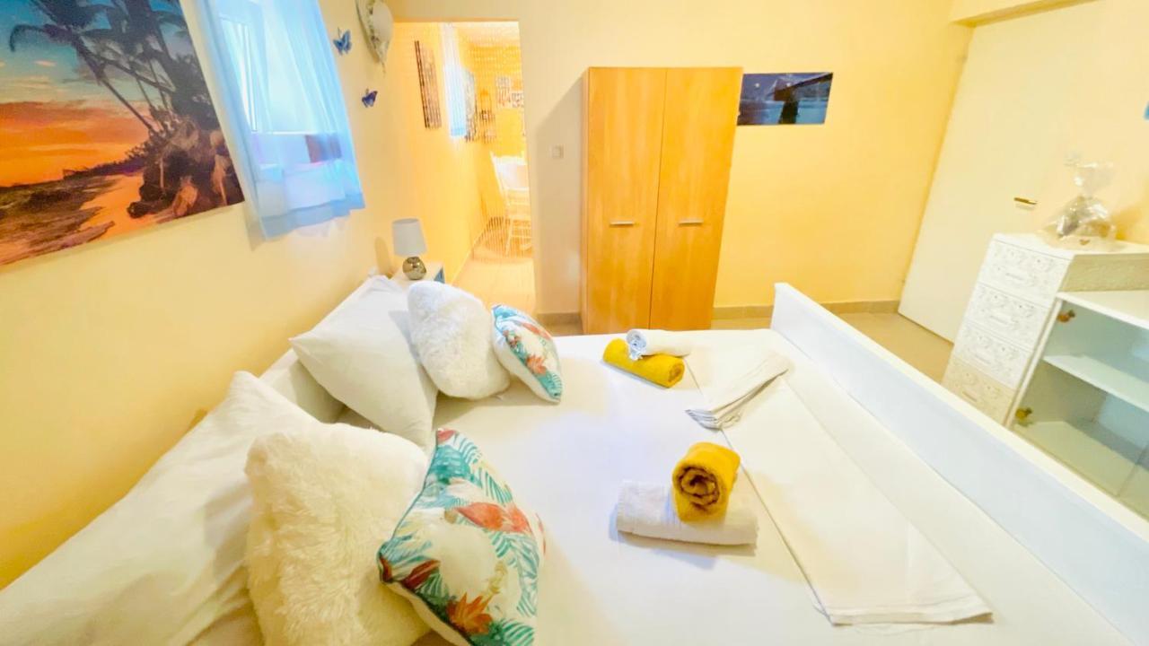 Colorful And Happy Apartment Sukosan - With Parking Εξωτερικό φωτογραφία