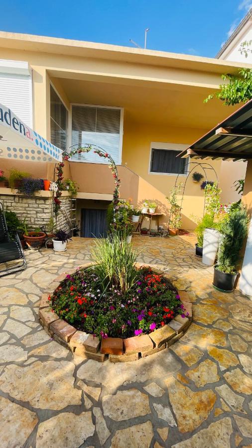 Colorful And Happy Apartment Sukosan - With Parking Εξωτερικό φωτογραφία