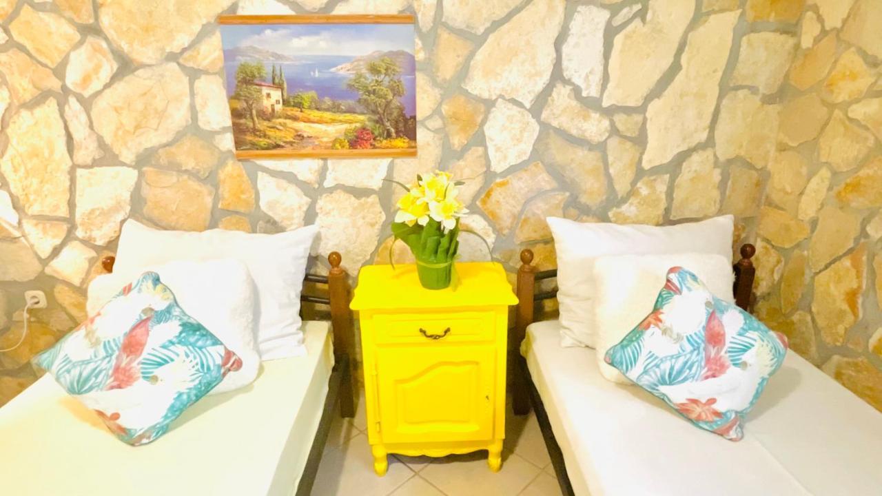 Colorful And Happy Apartment Sukosan - With Parking Εξωτερικό φωτογραφία
