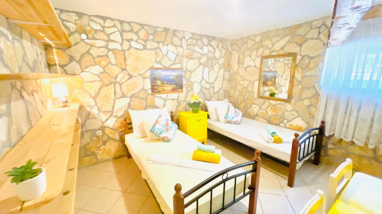 Colorful And Happy Apartment Sukosan - With Parking Εξωτερικό φωτογραφία